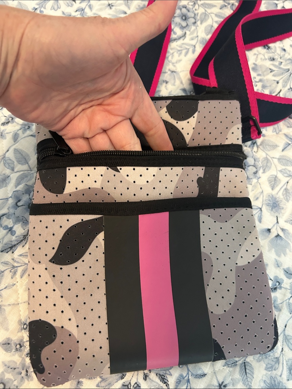 Camo Neoprene Crossbody Bag - Picture 5 of 9